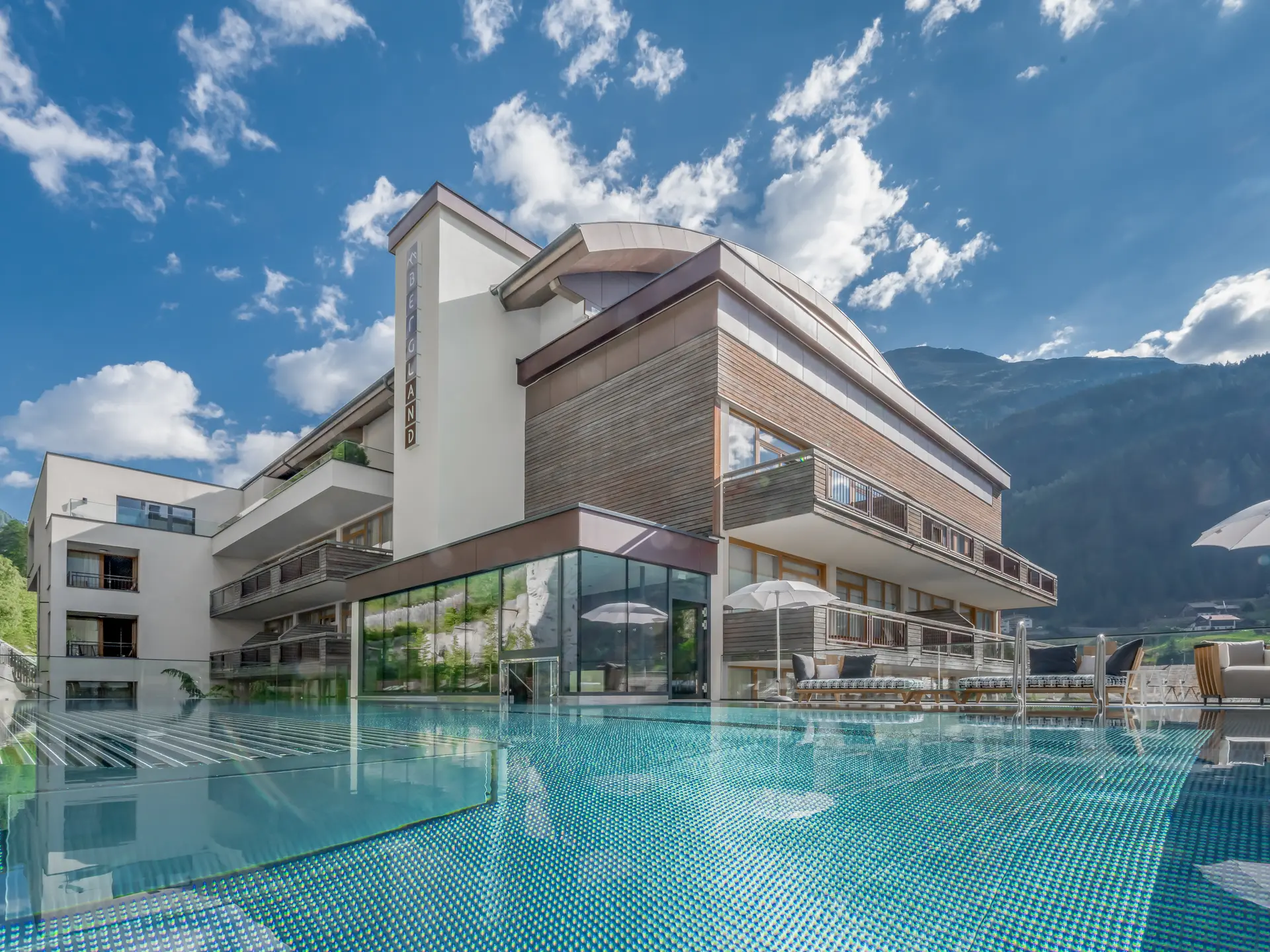 Hotel Bergland Sölden im Sommer