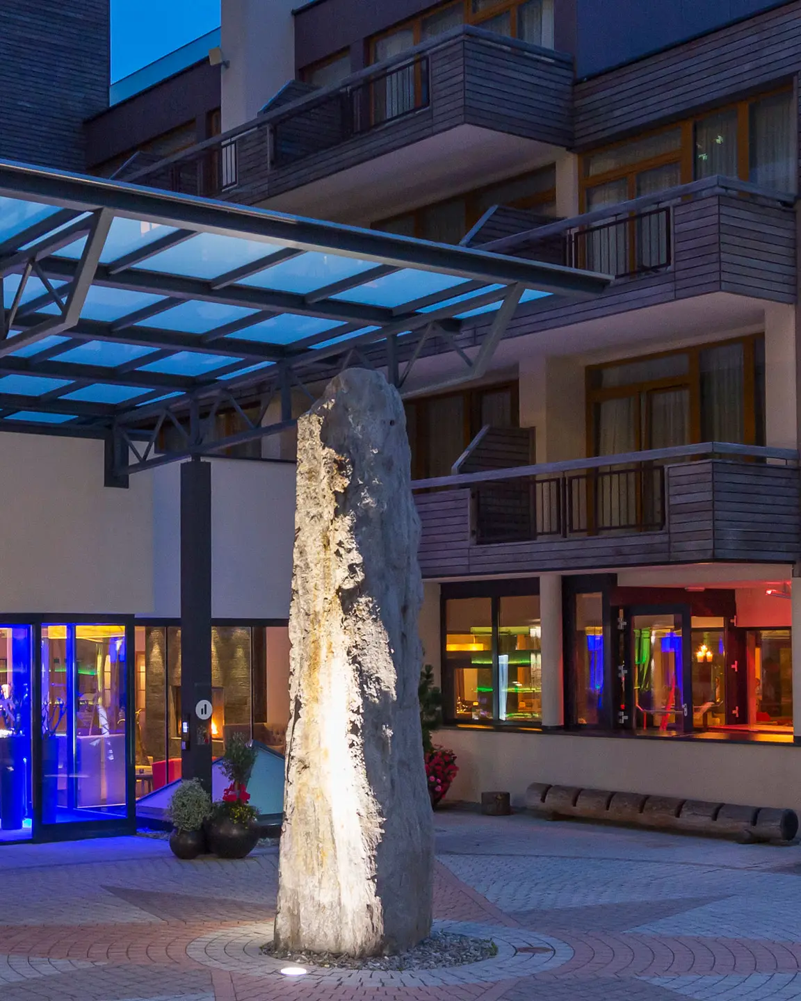 Einfahrt Hotel Bergland Sölden