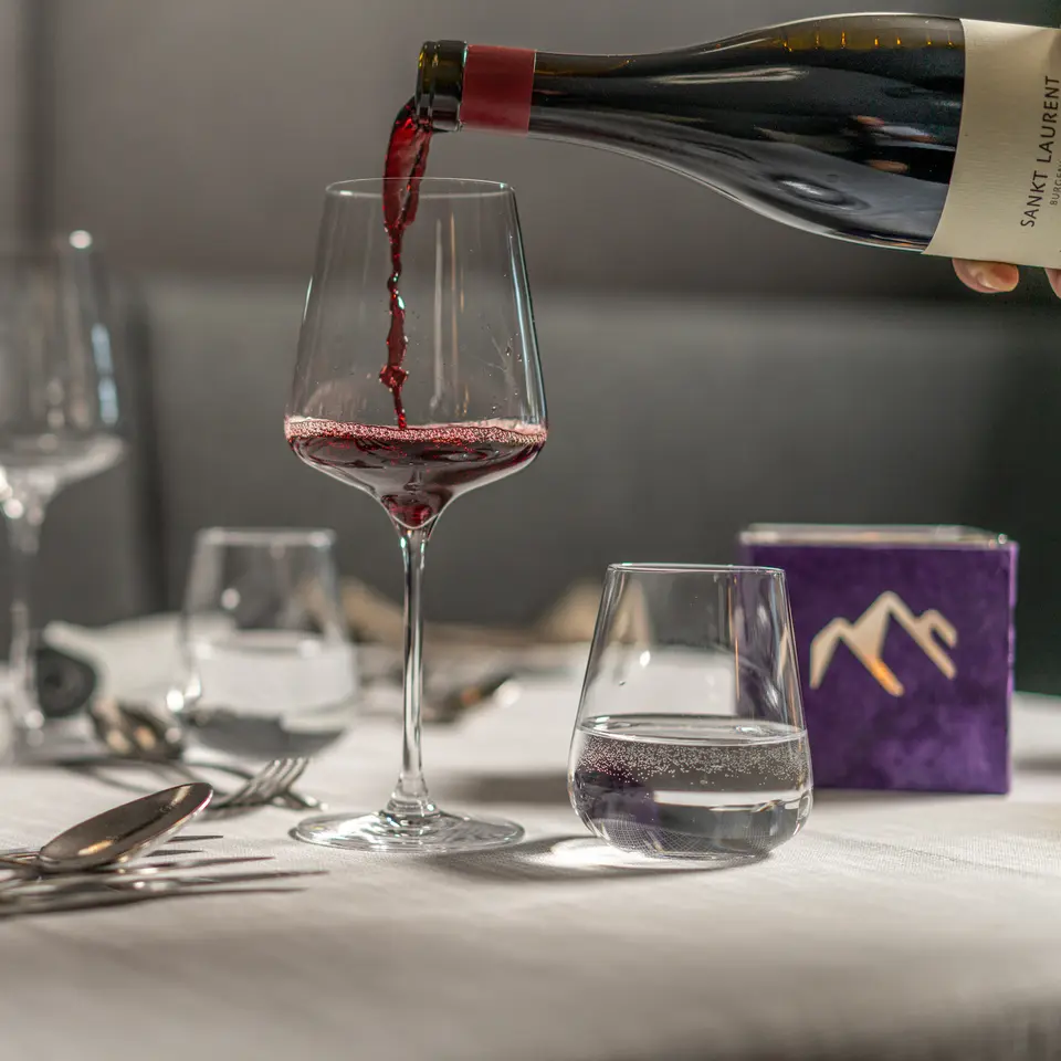 Elegantes Weinservice | © Johannes Brunner