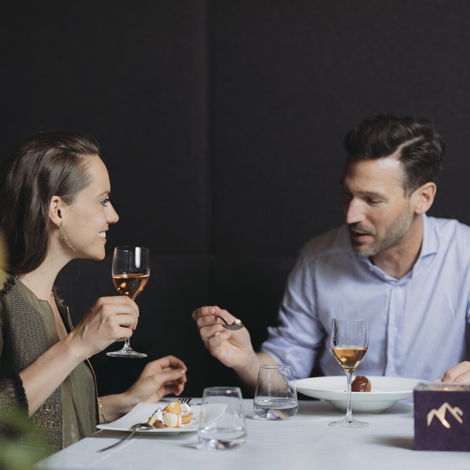 couple having dinner in Sölden