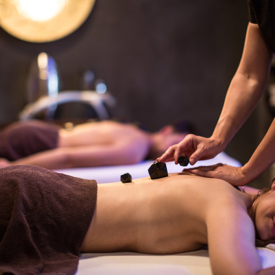 massage with Ötztal grenades