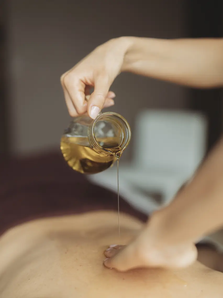 massage with oil on a wellness holiday | © copyright by www.christophschoech.com