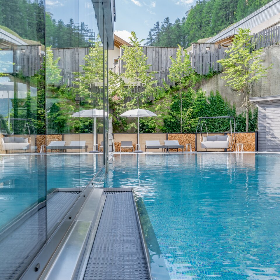 Sölden five star hotel with pool