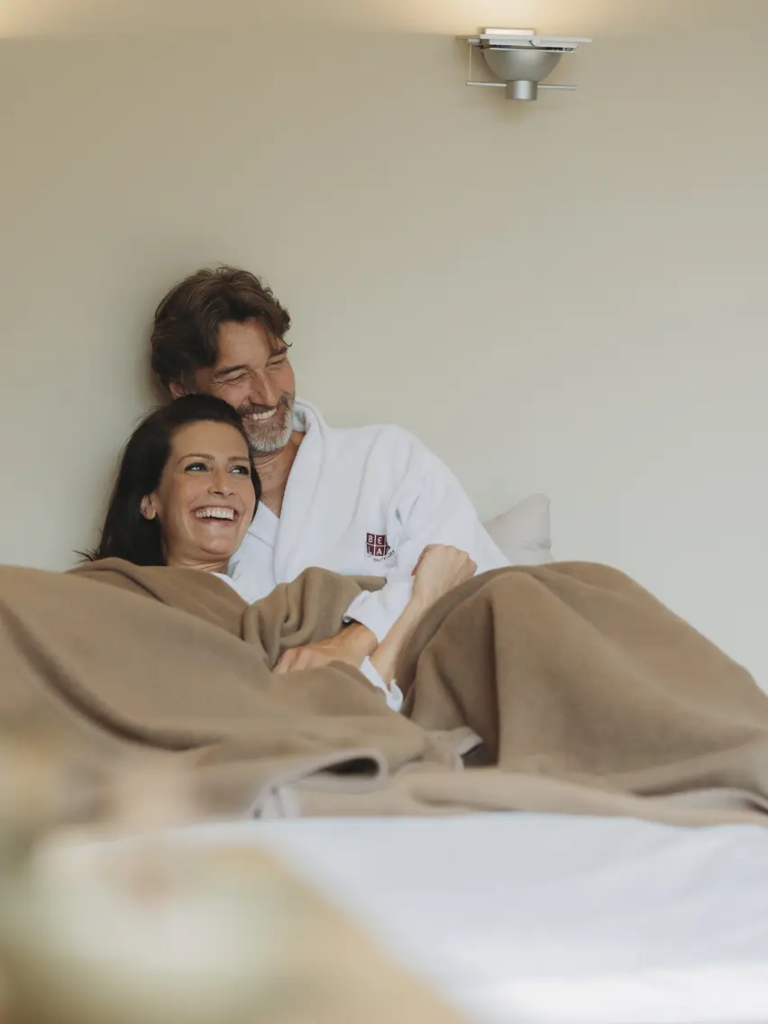 Kuscheln im Wellnessbereich