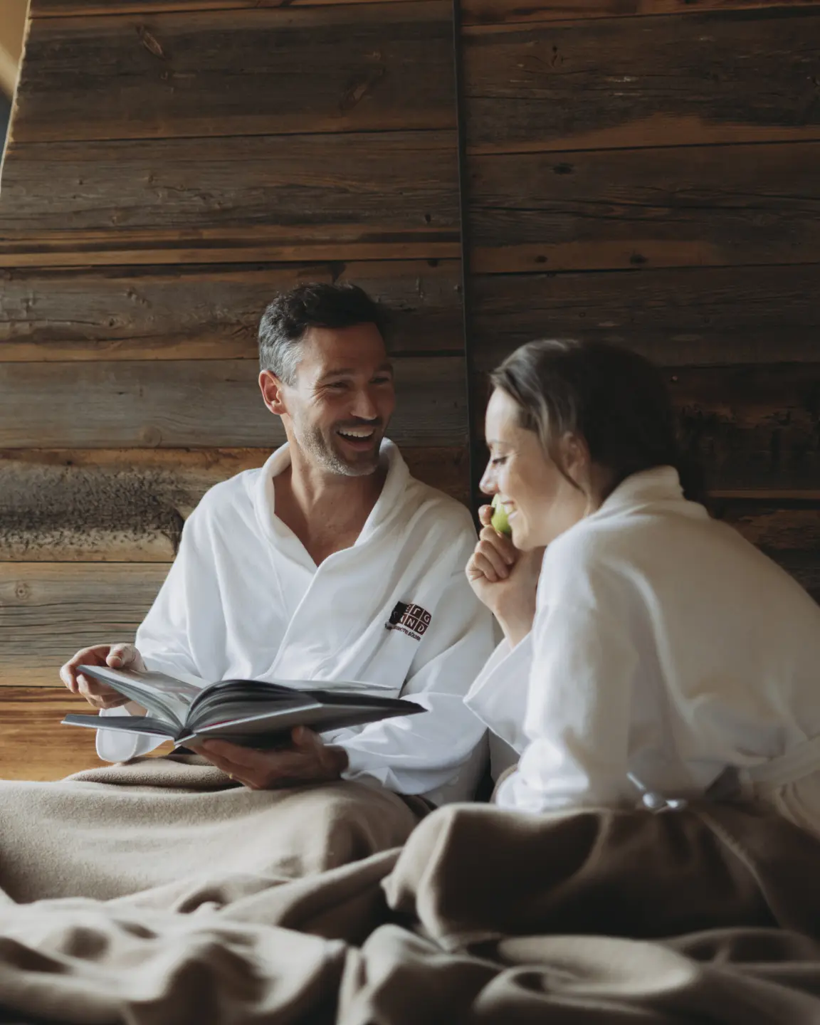 couples at the beauty hotel in Tyrol | © copyright by www.christophschoech.com