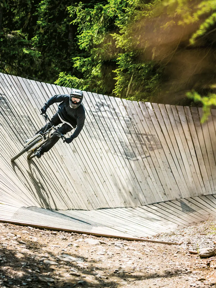 mountain bike downhill in Sölden