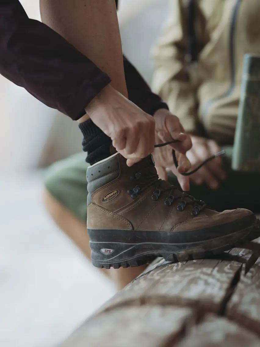 hiking boots | © copyright by www.christophschoech.com