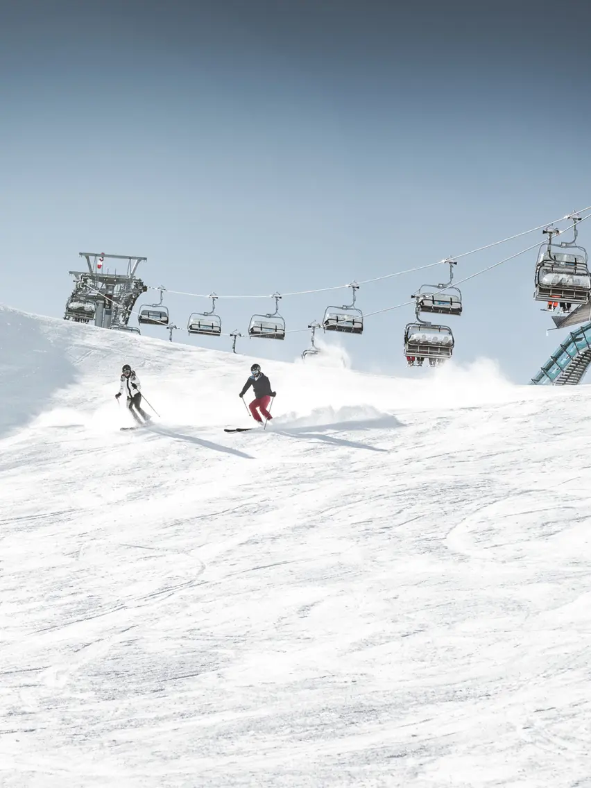 skiing in Sölden in the sunshine