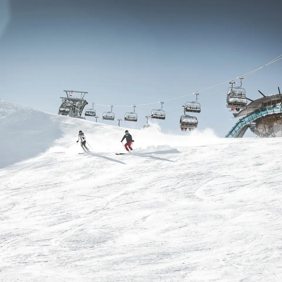 Skifahren in Sölden bei Sonnenschein