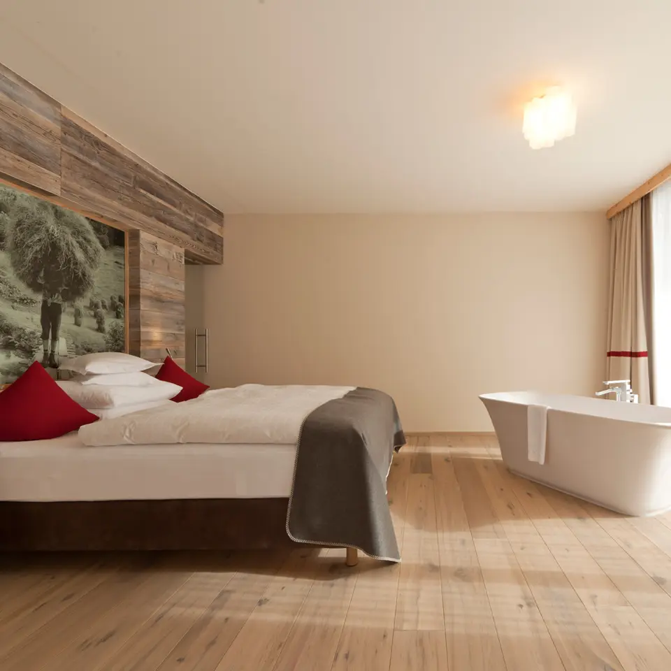 hotel room with bath | © No Limit Fotodesign